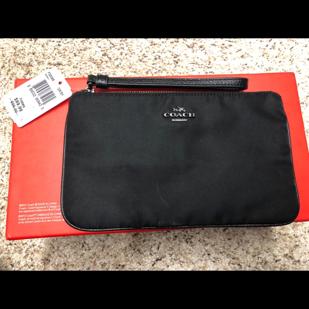 CoAch Black wristlet NWT